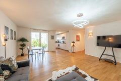 Luxus 2BR Apartment TAO I Parking I Netflix I Garden I Family-friendly