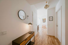 Luxury 2BR Apartment EAMES I Roofed Balcony I Mercedes & US Army I Stuttgart