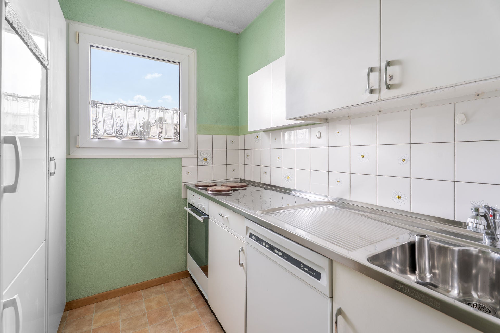 Stylische 4-Zimmer Wohnung mit Seeblick auf Zürichsee I Vollmöbliert I Familie