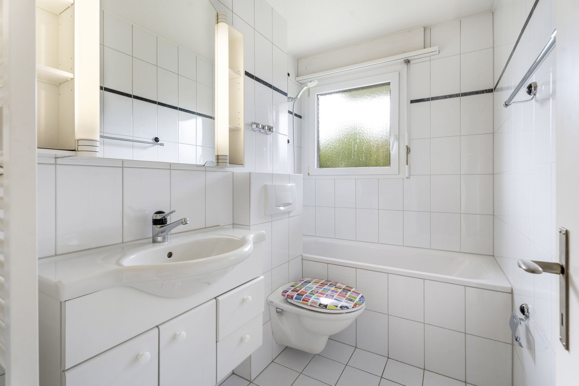 Stylische 4-Zimmer Wohnung mit Seeblick auf Zürichsee I Vollmöbliert I Familie