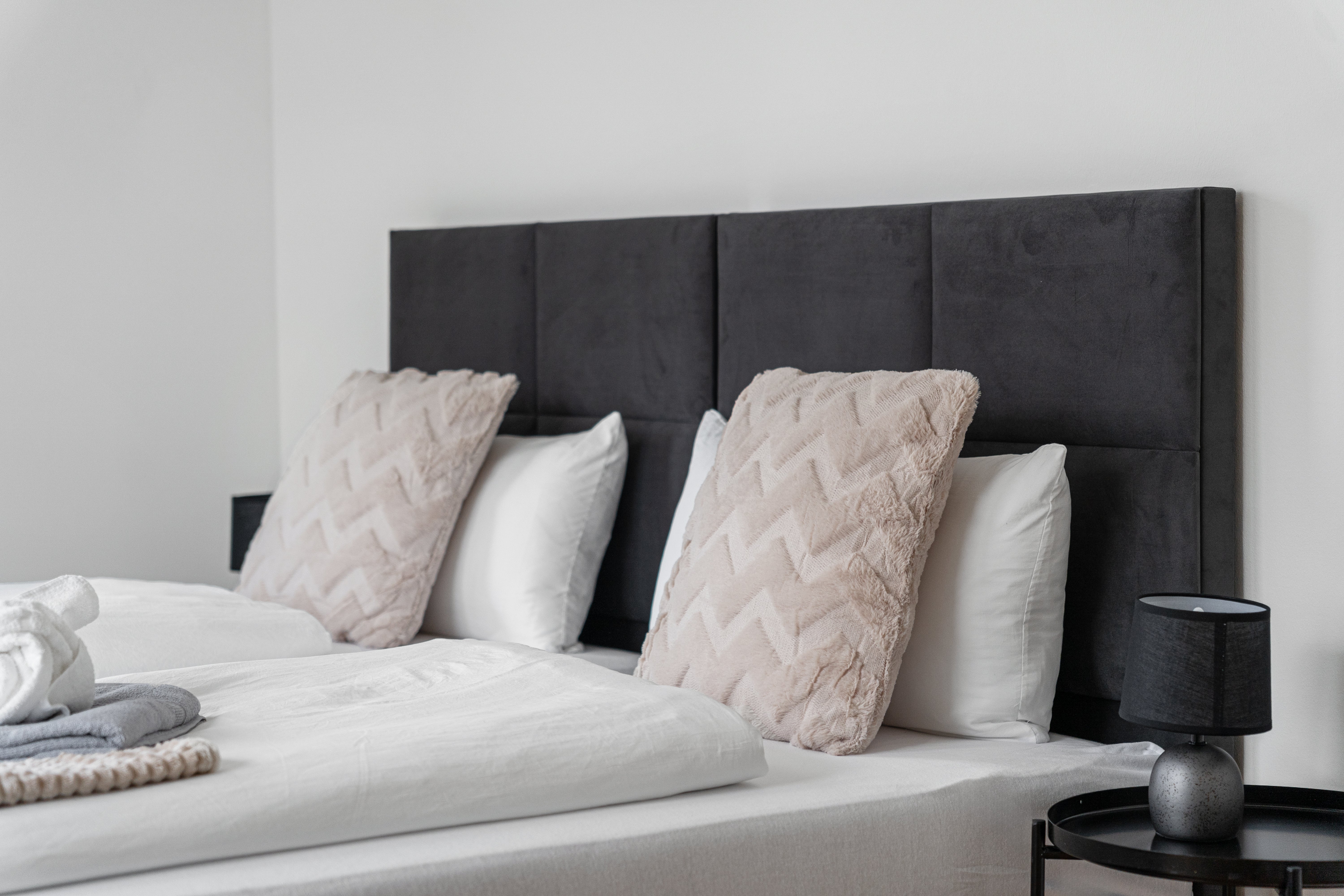 Fashionable 3BR Apartment ART DECÓ I Mercedes & US Army I Family-friendly