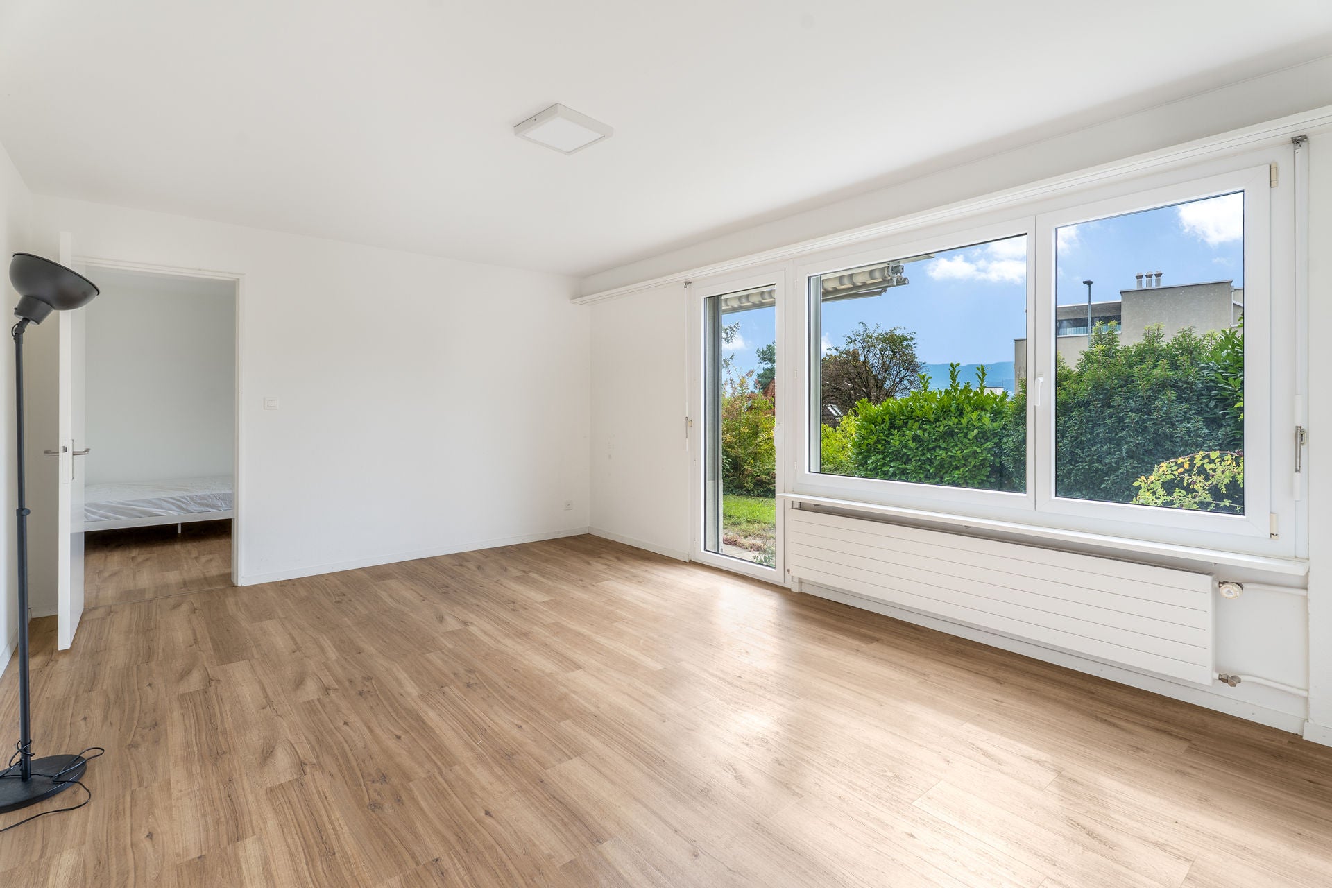 Stylische 4-Zimmer Wohnung mit Seeblick auf Zürichsee I Vollmöbliert I Familie