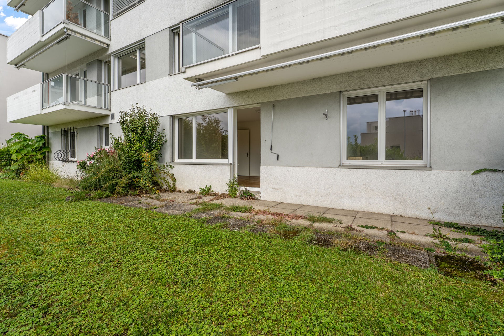 Stylische 4-Zimmer Wohnung mit Seeblick auf Zürichsee I Vollmöbliert I Familie