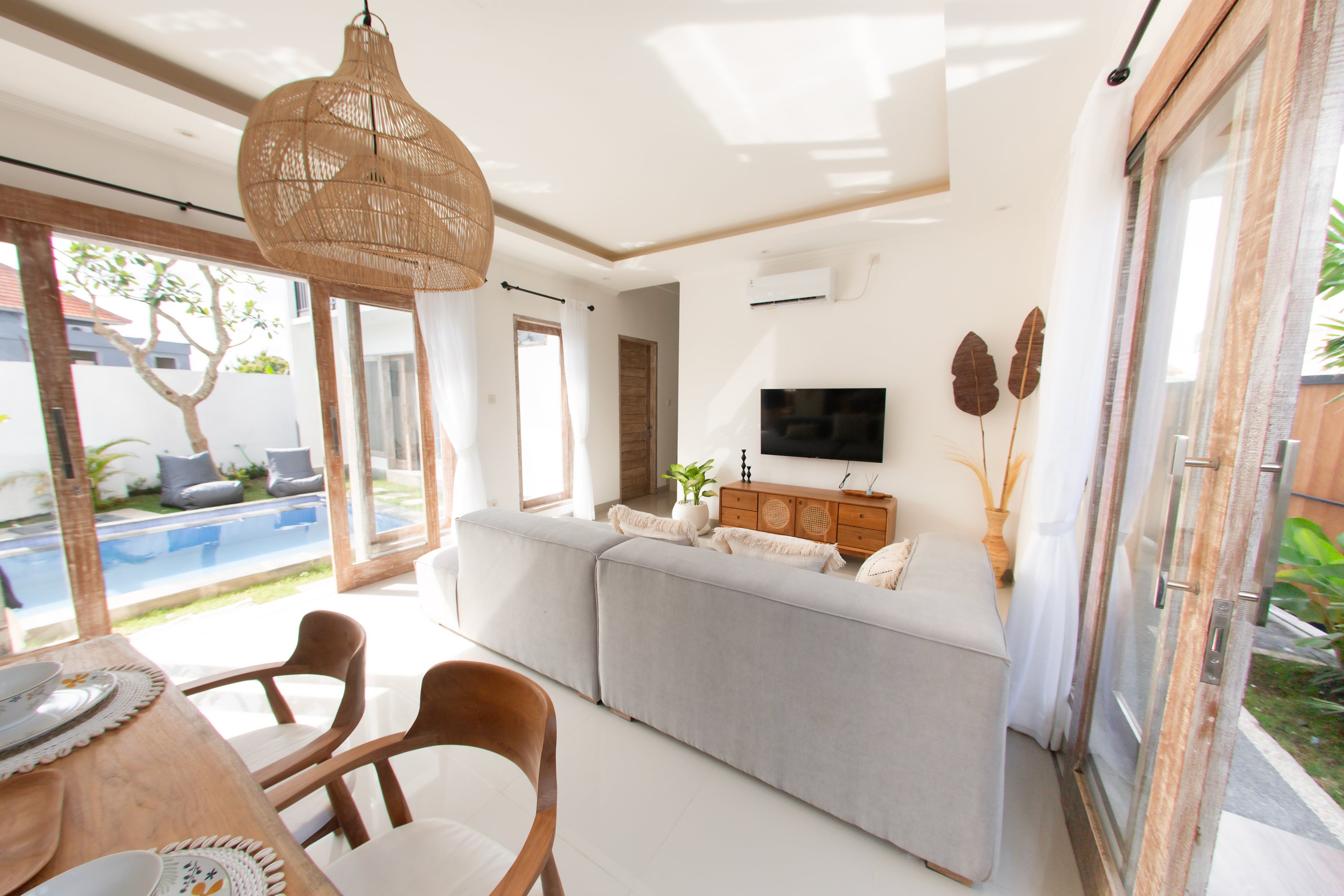 Bali Design 3BR Villa VENTURA I Pool I Garten I Home-Office I TOP-Location I Familienfreundlich