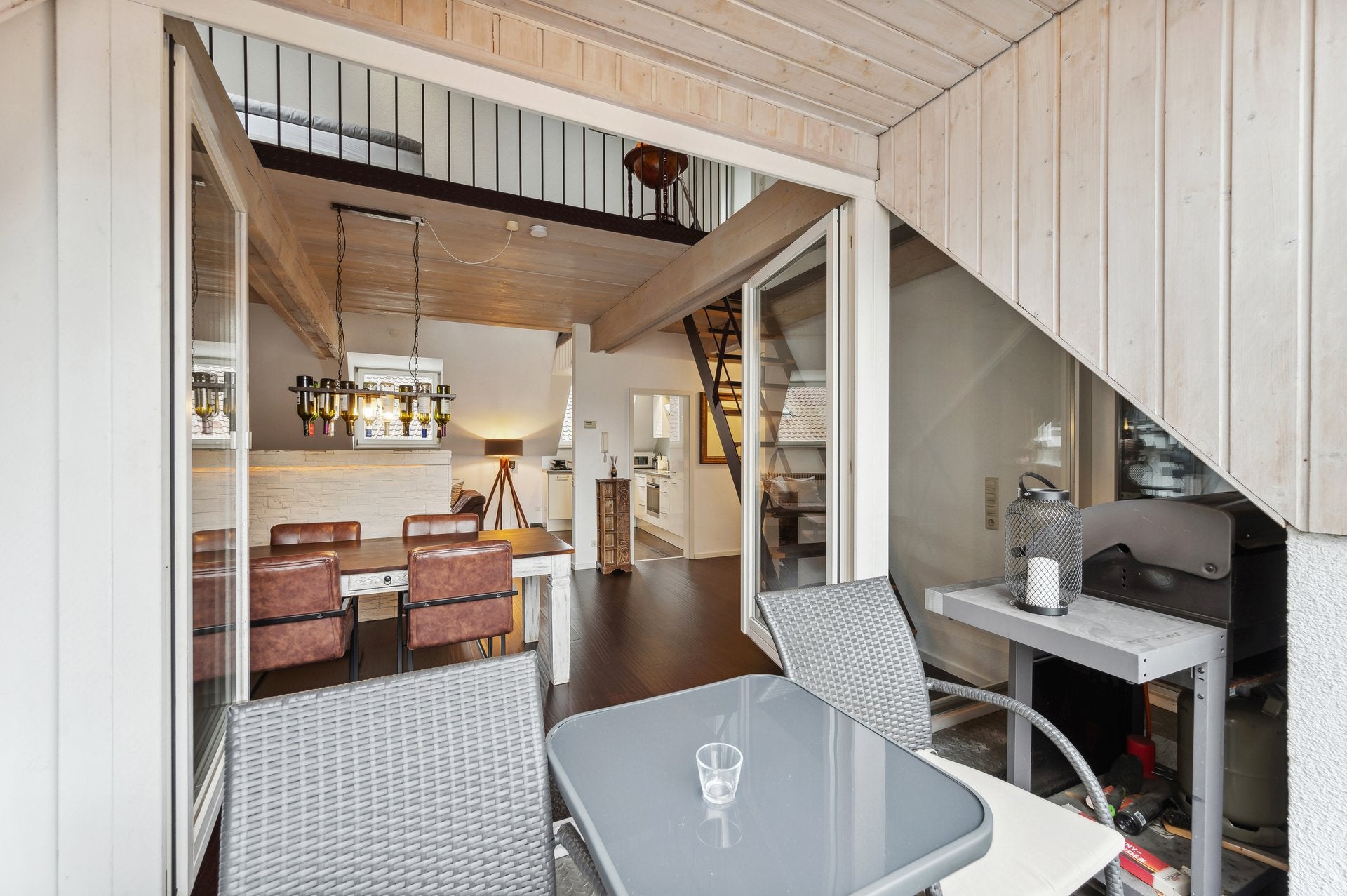 EXQUIS Industrial Design Maisonette „Jacobsen” | Stadtmitte | Klimaanlage | Balkon | Netflix